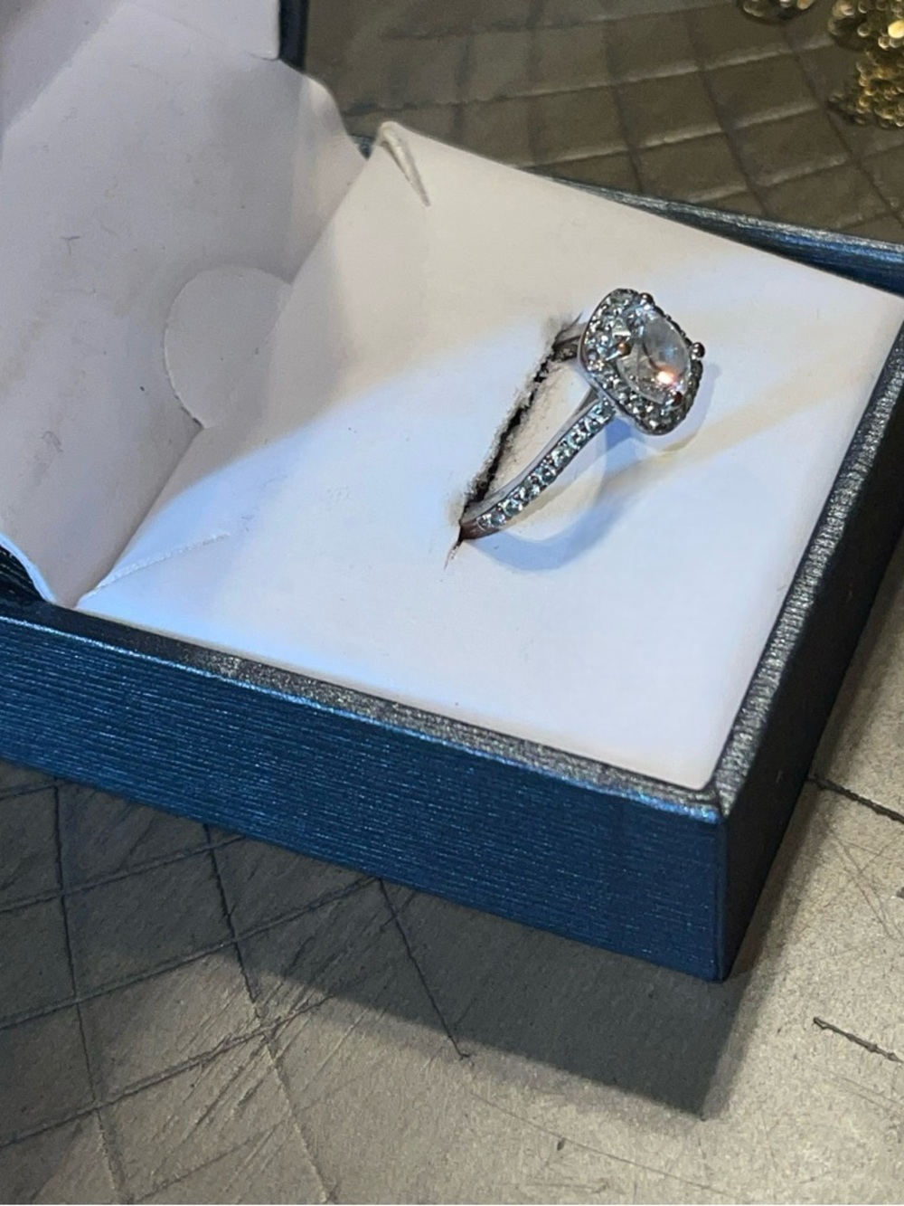1 ring - Picture 2 of 2
